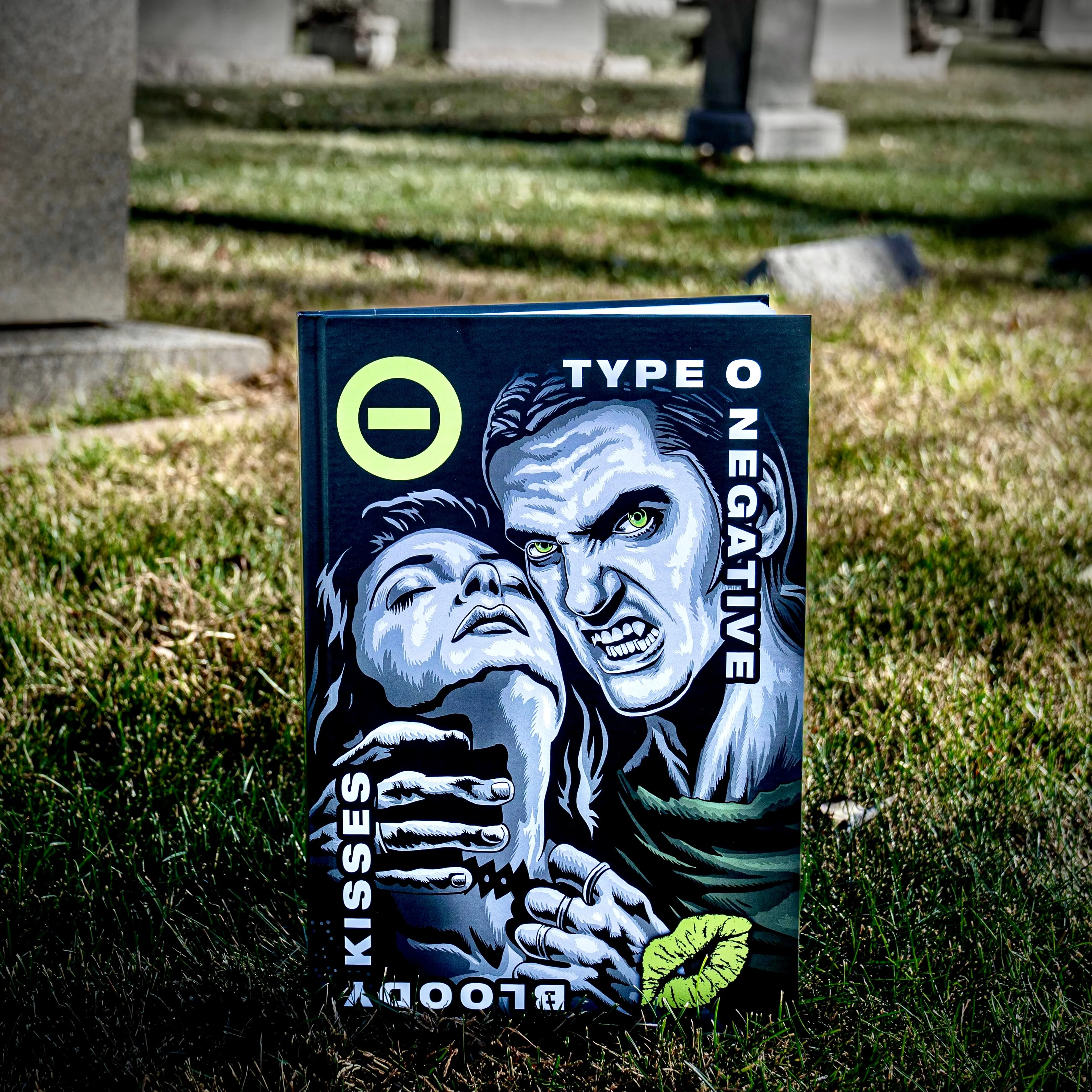 Type O Negative: Bloody Kisses 30 - Deluxe Bundle - Image 13